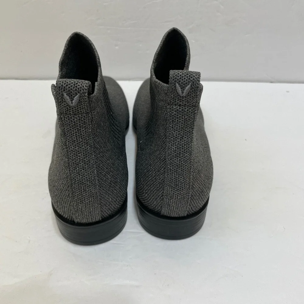 NEW WITHOUT TAGS VIVAIA RYAN PRO KNIT ANKLE‎ BOOTS IN DARK GRAY